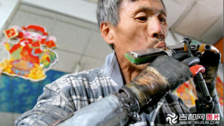 Illustration for article titled Chinese Farmer Is Both Luke Skywalker and Iron Man
